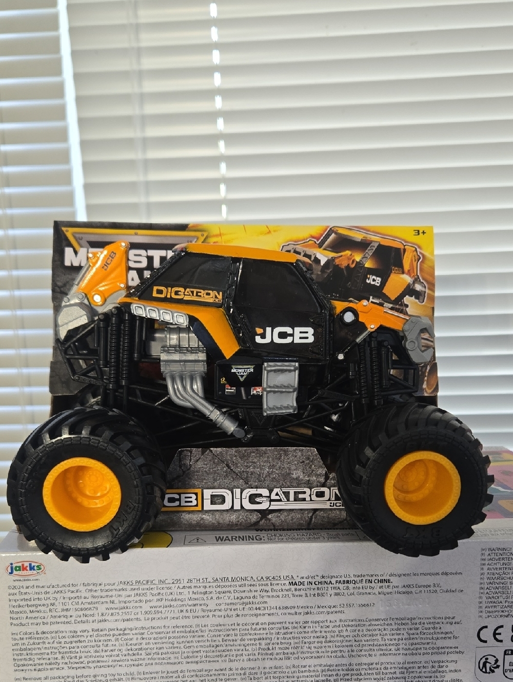Monster Jam JCB DIGATRON 1:24 Metal Monster Truck BKT Tires Spin Master Target